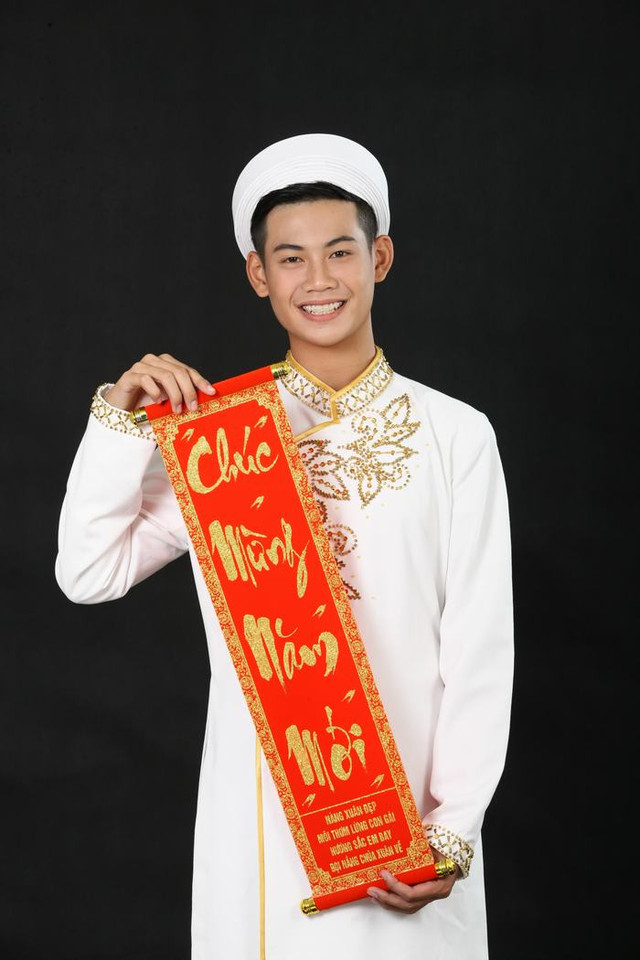 Hot boy làng golf khiến chị em muốn "rụng trứng" Hot boy lang golf khien chi em muon