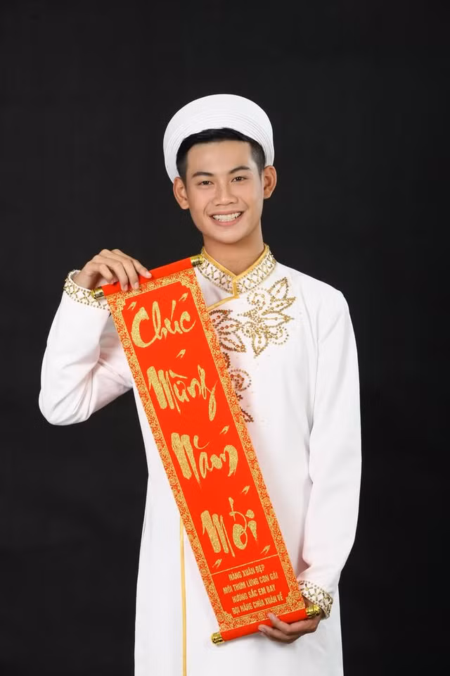 Hot boy lang golf khien chi em muon 