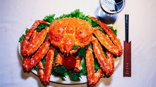 Sự thật về cua hoàng đế 20 triệu đồng/bữa ăn - Hình 2 Su that ve cua hoang de 20 trieu dong/bua an-Hinh-2