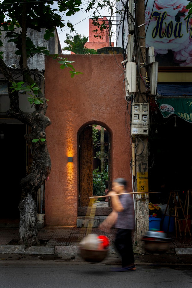 Báo Mỹ tấm tắc khen nhà phố như “ốc đảo” giữa lòng Hà Nội - Hình 2 Bao My tam tac khen nha pho nhu “oc dao” giua long Ha Noi-Hinh-2