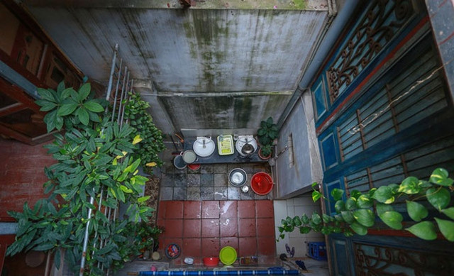 Cận cảnh nhà gỗ lim trăm tuổi “độc nhất” phố cổ Hà Nội - Hình 8 Can canh nha go lim tram tuoi “doc nhat” pho co Ha Noi-Hinh-8