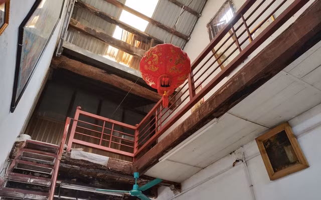 Can canh nha go lim tram tuoi “doc nhat” pho co Ha Noi-Hinh-9