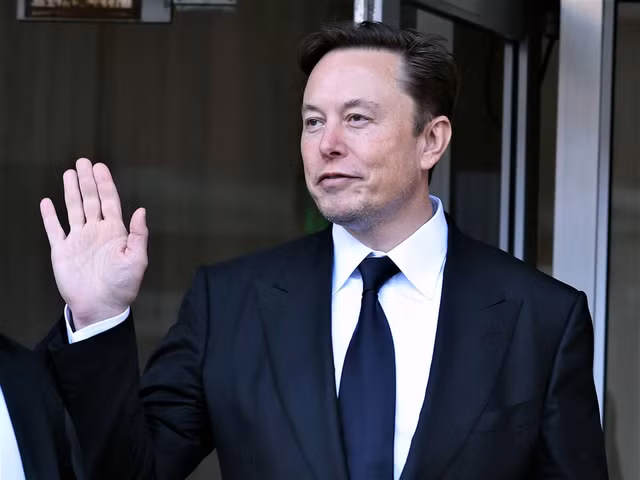 Elon Musk va goc khuat dau don