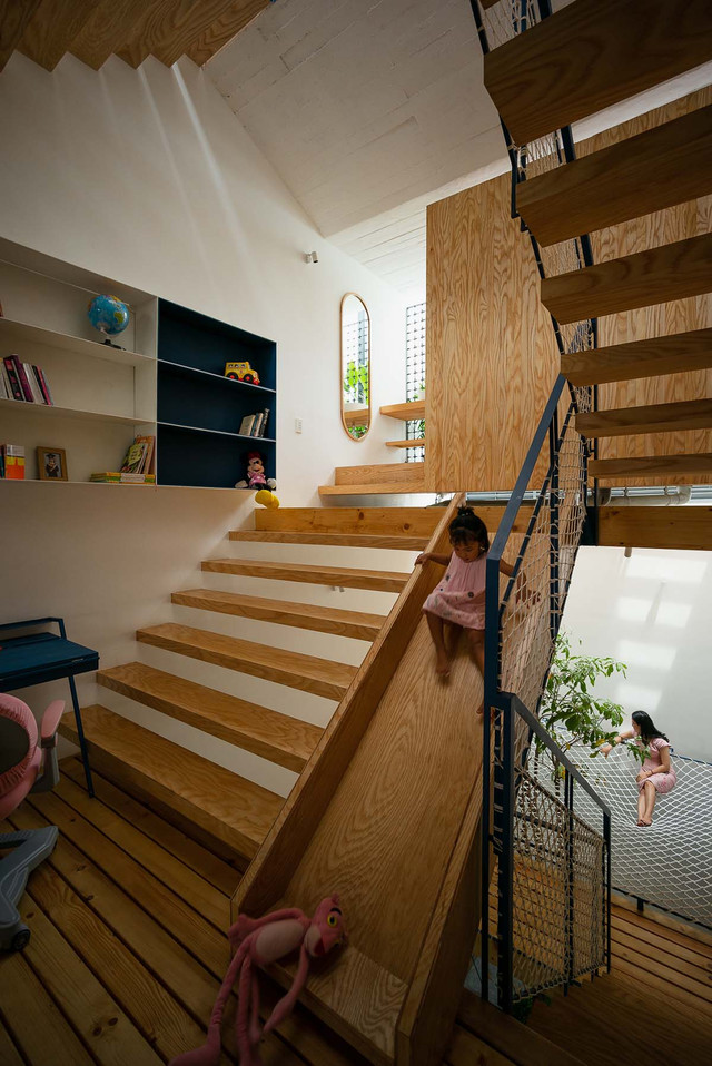 Nhà trong hẻm vẫn thoải mái chỗ chơi dù chưa đến 40m2 - Hình 12 Nha trong hem van thoai mai cho choi du chua den 40m2-Hinh-12