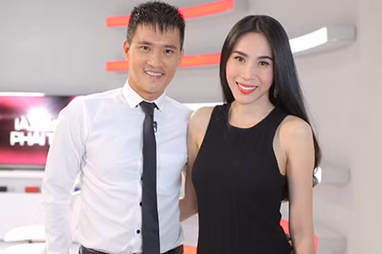 Cong Vinh giau co nao khi manh tay tang Thuy Tien 2 ty dong?-Hinh-10