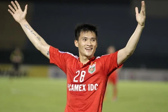 Công Vinh giàu cỡ nào khi mạnh tay tặng Thủy Tiên 2 tỷ đồng? - Hình 8 Cong Vinh giau co nao khi manh tay tang Thuy Tien 2 ty dong?-Hinh-8