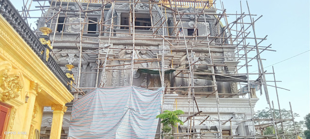 'Đại gia đồng nát' ở Nghệ An sở hữu lâu đài đồ sộ thế nào? - Hình 4 'Dai gia dong nat' o Nghe An so huu lau dai do so the nao?-Hinh-4