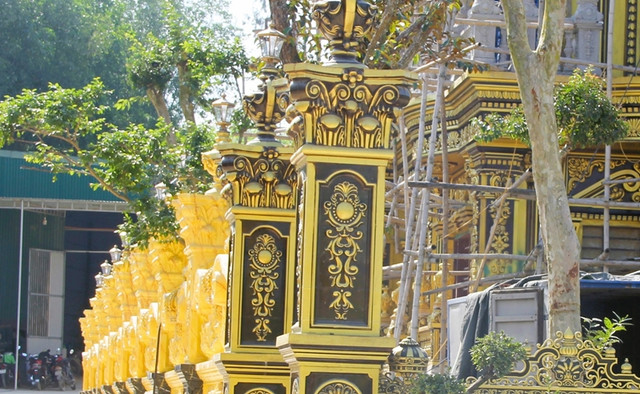 'Đại gia đồng nát' ở Nghệ An sở hữu lâu đài đồ sộ thế nào? - Hình 8 'Dai gia dong nat' o Nghe An so huu lau dai do so the nao?-Hinh-8