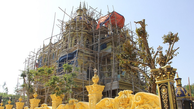 'Đại gia đồng nát' ở Nghệ An sở hữu lâu đài đồ sộ thế nào? - Hình 11 'Dai gia dong nat' o Nghe An so huu lau dai do so the nao?-Hinh-11