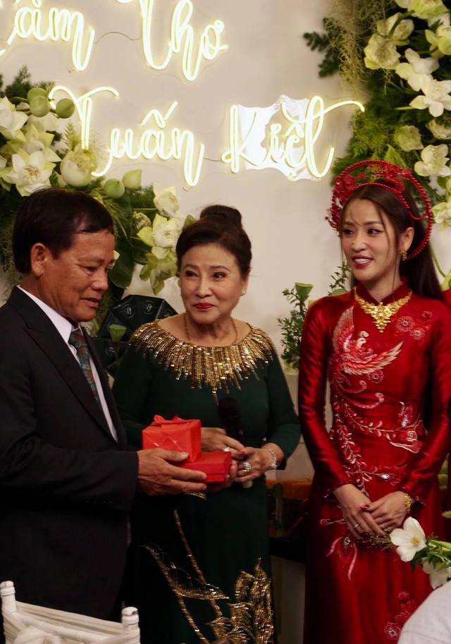 Tài sản khủng của đôi vợ chồng mới cưới Puka - Gin Tuấn Kiệt - Hình 11 Tai san khung cua doi vo chong moi cuoi Puka - Gin Tuan Kiet-Hinh-11