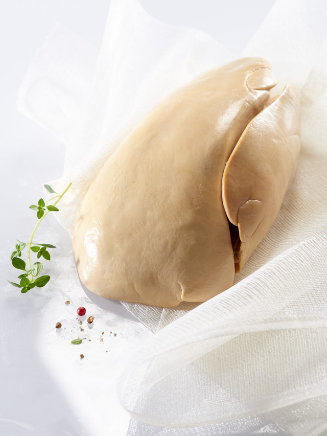 Cận cảnh món ăn xa xỉ nhưng đằng sau đó là sự tàn nhẫn khi tạo ra nó - Hình 3 Can canh mon an xa xi nhung dang sau do la su tan nhan khi tao ra no-Hinh-3