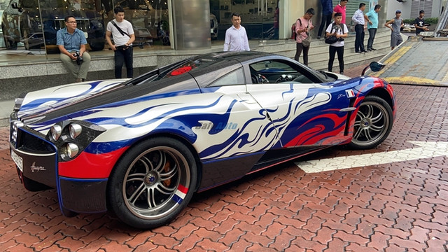 Điểm danh 3 đại gia có thú chơi siêu xe nổi tiếng tại Sài Thành - Hình 2 Diem danh 3 dai gia co thu choi sieu xe noi tieng tai Sai Thanh-Hinh-2