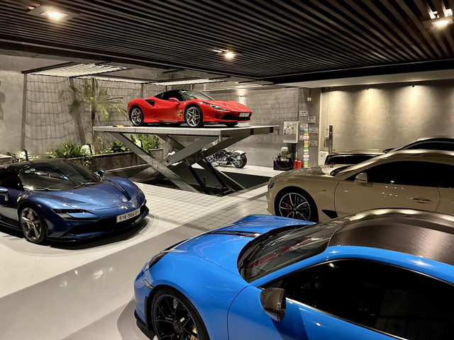 Điểm danh 3 đại gia có thú chơi siêu xe nổi tiếng tại Sài Thành - Hình 6 Diem danh 3 dai gia co thu choi sieu xe noi tieng tai Sai Thanh-Hinh-6