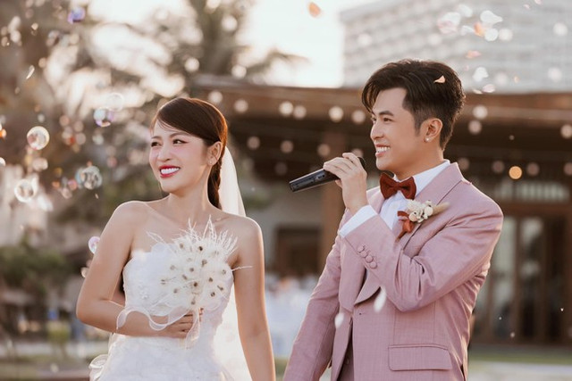Cô dâu Puka dùng hoa cưới độc nhất vô nhị đắt cỡ nào? Co dau Puka dung hoa cuoi doc nhat vo nhi dat co nao?