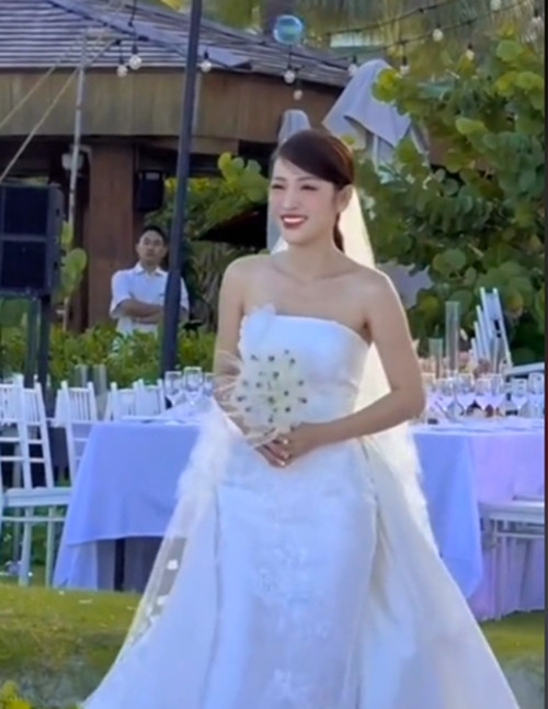 Cô dâu Puka dùng hoa cưới độc nhất vô nhị đắt cỡ nào? - Hình 8 Co dau Puka dung hoa cuoi doc nhat vo nhi dat co nao?-Hinh-8