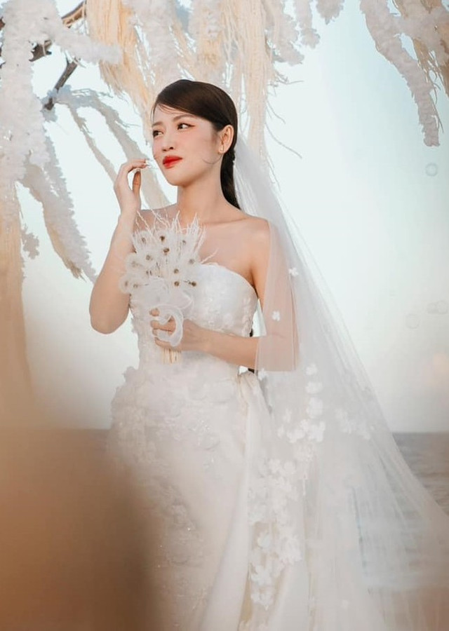 Cô dâu Puka dùng hoa cưới độc nhất vô nhị đắt cỡ nào? - Hình 2 Co dau Puka dung hoa cuoi doc nhat vo nhi dat co nao?-Hinh-2