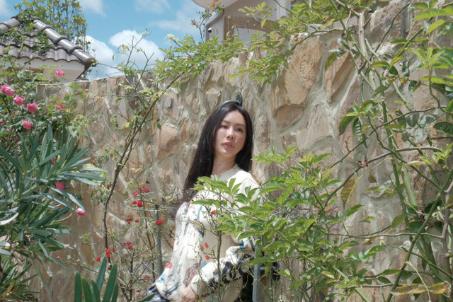 Hoa hậu Thu Hoài sở hữu biệt thự đẳng cấp tràn ngập hoa - Hình 11 Hoa hau Thu Hoai so huu biet thu dang cap tran ngap hoa-Hinh-11