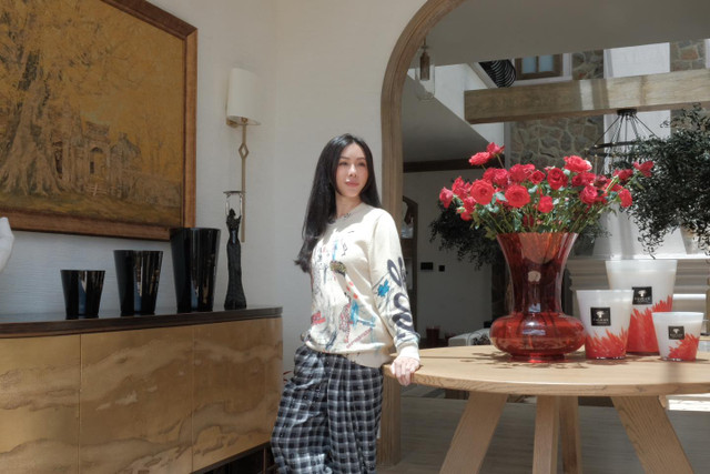 Hoa hậu Thu Hoài sở hữu biệt thự đẳng cấp tràn ngập hoa Hoa hau Thu Hoai so huu biet thu dang cap tran ngap hoa