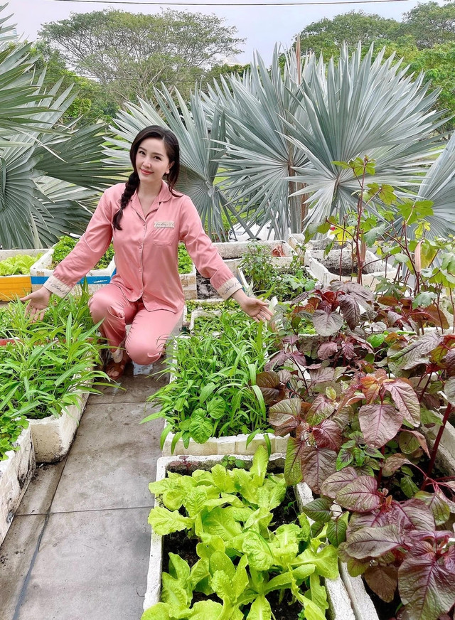 Tận mục biệt thự 2 mặt tiền sang trọng của Bảo Thy và chồng đại gia - Hình 11 Tan muc biet thu 2 mat tien sang trong cua Bao Thy va chong dai gia-Hinh-11