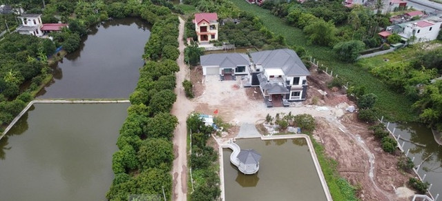 Những căn biệt phủ bề thế tiền tỷ bị cưỡng chế vì xây trái phép - Hình 4 Nhung can biet phu be the tien ty bi cuong che vi xay trai phep-Hinh-4