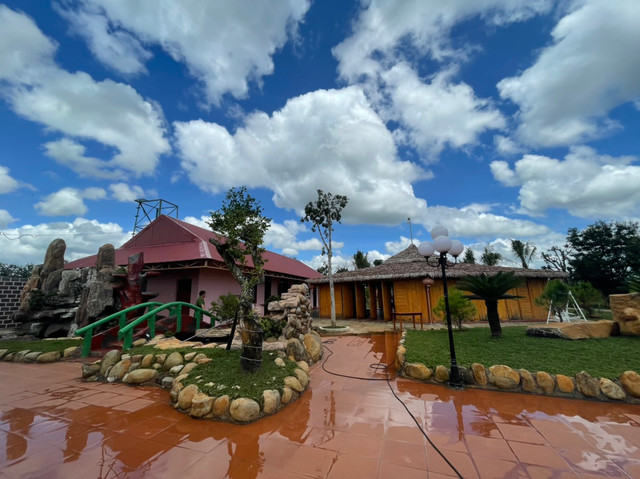 Những căn biệt phủ bề thế tiền tỷ bị cưỡng chế vì xây trái phép - Hình 7 Nhung can biet phu be the tien ty bi cuong che vi xay trai phep-Hinh-7