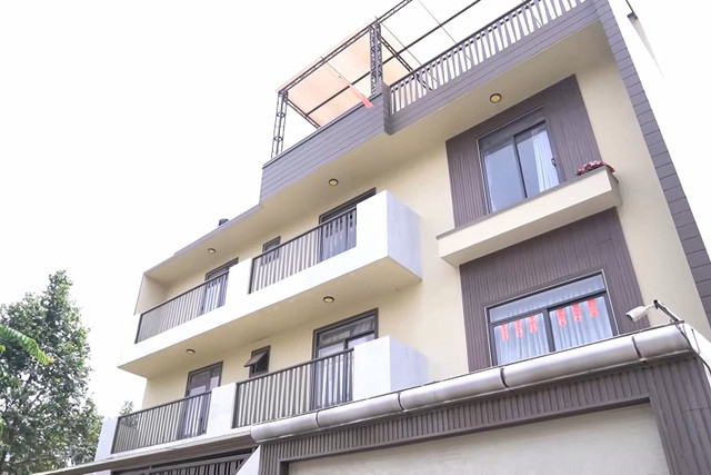 Ben trong biet thu 300m2 dat gia cua NSUT Kim Tu Long-Hinh-3