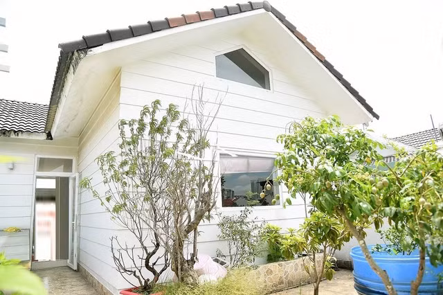 Me man biet thu 500m2 day hoa trai cua MC Quyen Linh-Hinh-3