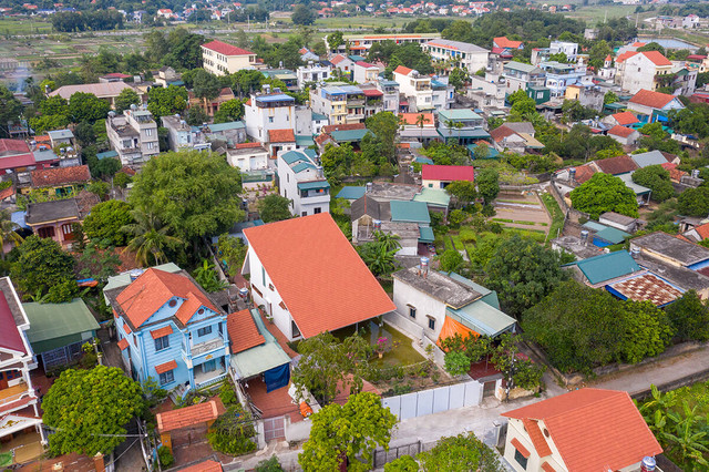 Cận cảnh ngôi nhà ngói đỏ ở Quảng Ninh đẹp lộng lẫy được báo Mỹ khen hết lời Can canh ngoi nha ngoi do o Quang Ninh dep long lay duoc bao My khen het loi