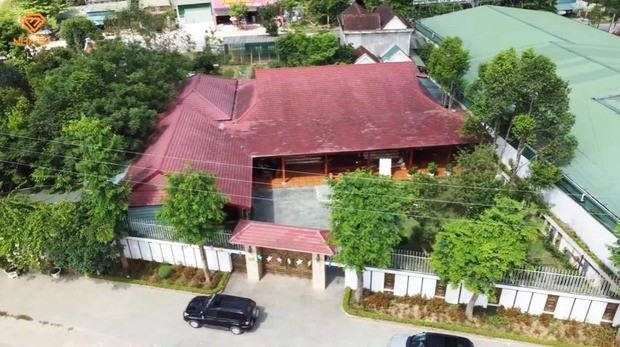 Cận cảnh biệt phủ ở Hà Tĩnh rộng 1.000m2 toàn gỗ quý Can canh biet phu o Ha Tinh rong 1.000m2 toan go quy
