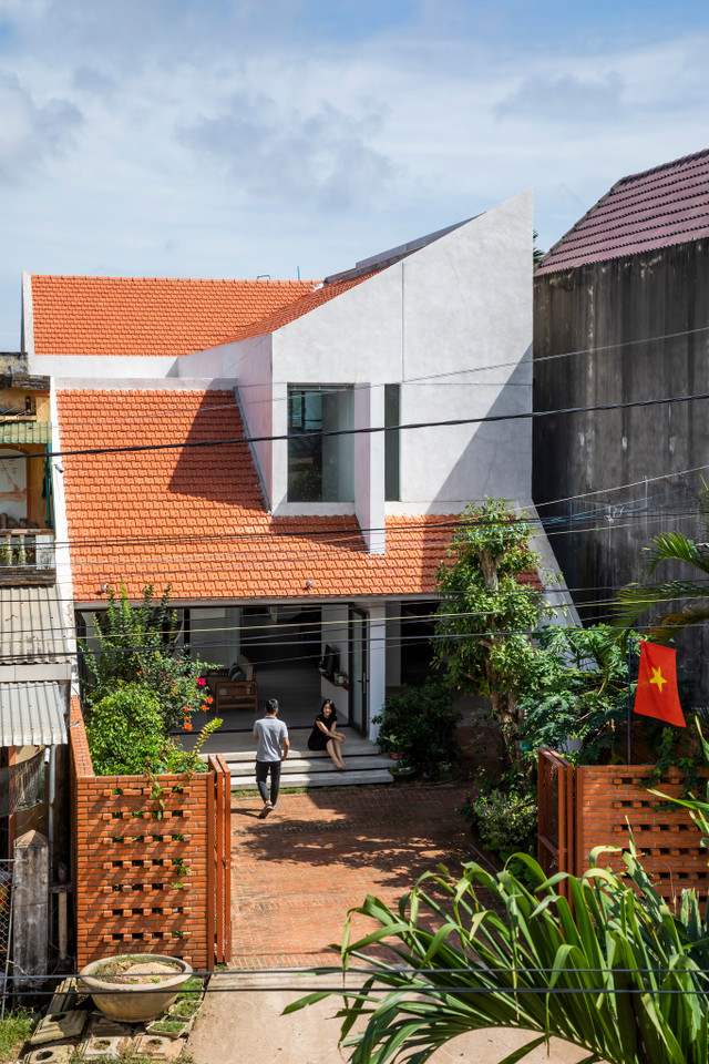 Ngoi nha doc la voi he mai ngoi xep tang o Quang Ngai-Hinh-3