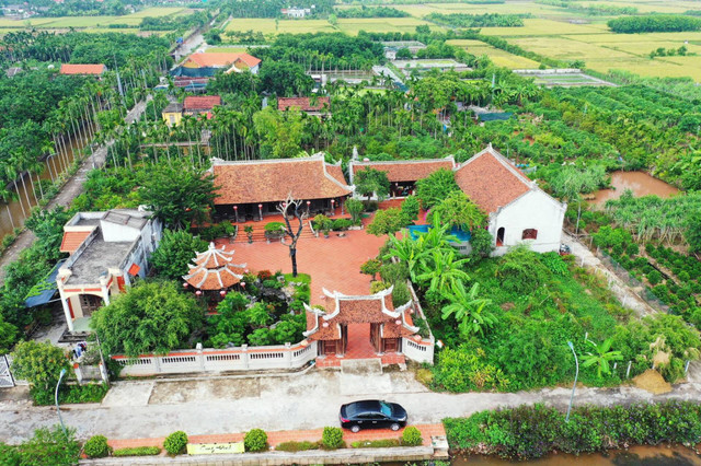 Ấn tượng biệt phủ nghìn m2 với nhiều gỗ quý và cây cảnh ở Nam Định An tuong biet phu nghin m2 voi nhieu go quy va cay canh o Nam Dinh