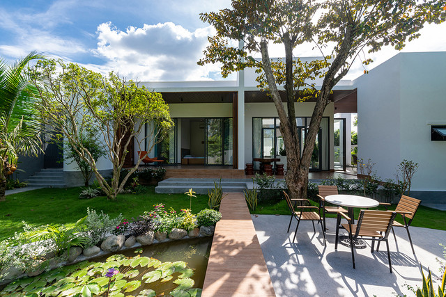 Cận cảnh dinh cơ 1.000 m2 có hồ nuôi cá Koi của cô gái độc thân Bình Dương - Hình 12 Can canh dinh co 1.000 m2 co ho nuoi ca Koi cua co gai doc than Binh Duong-Hinh-12