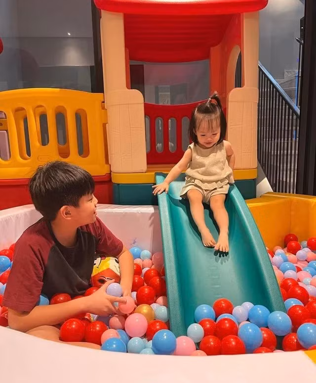 Tận mục căn biệt thự chứa cả khu vui chơi của đại gia Cường Đô La - Hình 4 Tan muc can biet thu chua ca khu vui choi cua dai gia Cuong Do La-Hinh-4