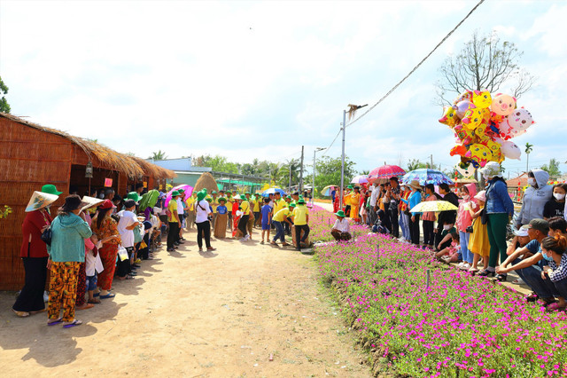 Cận cảnh khu sinh thái Phố Ông Lang rộng hơn 10.000 m2 - Hình 3 Can canh khu sinh thai Pho Ong Lang rong hon 10.000 m2-Hinh-3
