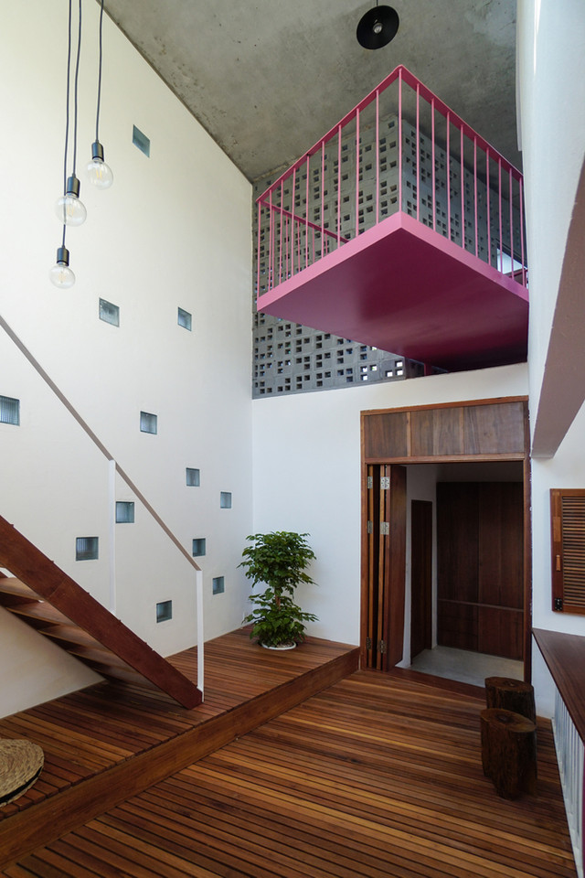 Ngỡ ngàng ngôi nhà ở Đà Nẵng đặt vườn cây trong bếp lên báo Mỹ - Hình 2 Ngo ngang ngoi nha o Da Nang dat vuon cay trong bep len bao My-Hinh-2