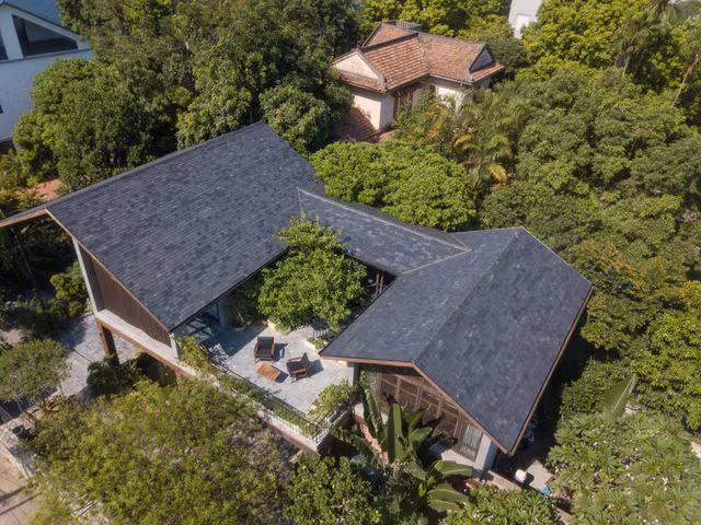 Tham quan can biet thu ngap cay xanh cua doi vo chong U80