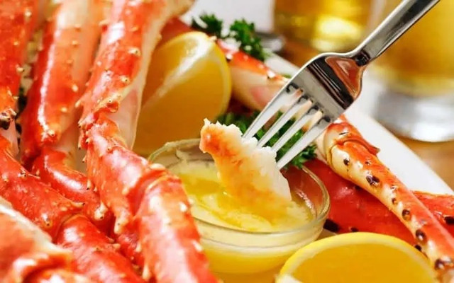 Vì sao cua hoàng đế luôn trong tình trạng giá cao ngất ngưởng? - Hình 10 Vi sao cua hoang de luon trong tinh trang gia cao ngat nguong?-Hinh-10