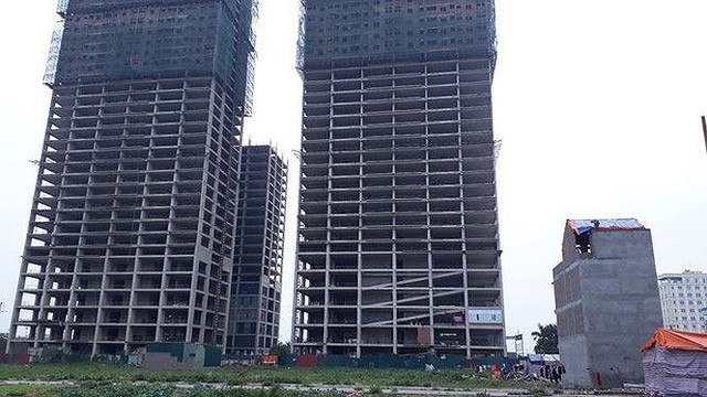 Lâm Viên Complex thiếu an toàn vẫn bàn giao: AZ Land vướng những lùm xùm nào? - Hình 4 Lam Vien Complex thieu an toan van ban giao: AZ Land vuong nhung lum xum nao?-Hinh-4
