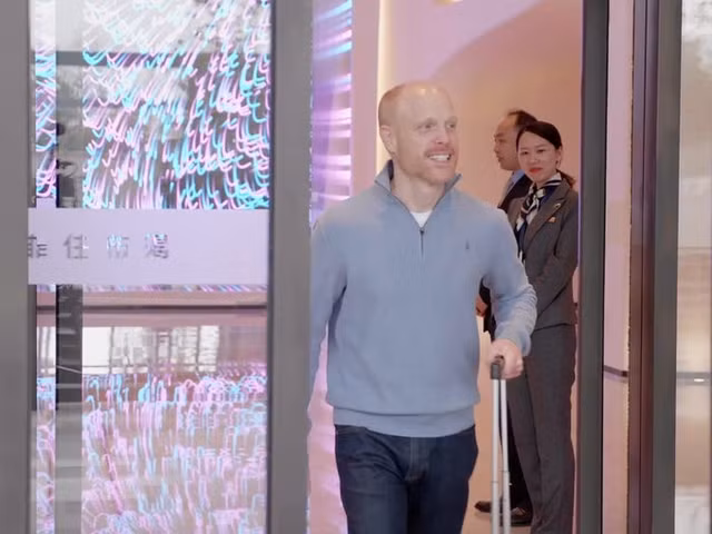 Dot nhap khach san co 1-0-2 tren the gioi, phuc vu do an bang robot thong minh-Hinh-15