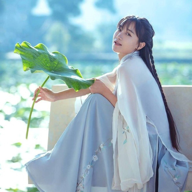 'Tiên nữ đồng quê' Lý Tử Thất thu nhập khủng cỡ nào? - Hình 4 'Tien nu dong que' Ly Tu That thu nhap khung co nao?-Hinh-4