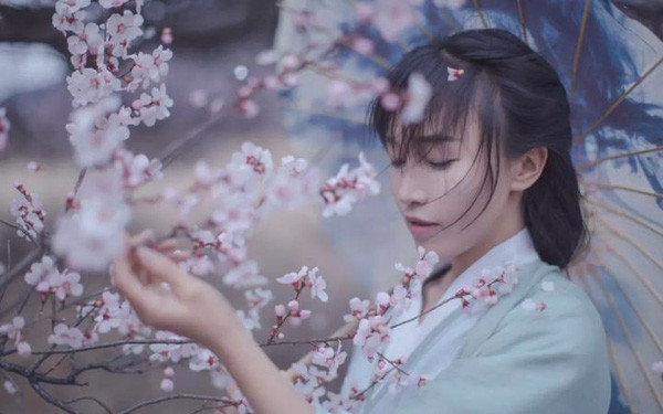 'Tiên nữ đồng quê' Lý Tử Thất thu nhập khủng cỡ nào? - Hình 2 'Tien nu dong que' Ly Tu That thu nhap khung co nao?-Hinh-2