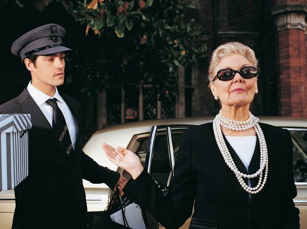 Bất ngờ thói truy hoan với tiệc sex của giới tỷ phú - Hình 3 Bat ngo thoi truy hoan voi tiec sex cua gioi ty phu-Hinh-3