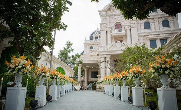 Biệt thự của thiếu gia Nam Định chi tiền tỷ mua hoa đám cưới khủng cỡ nào? - Hình 9 Biet thu cua thieu gia Nam Dinh chi tien ty mua hoa dam cuoi khung co nao?-Hinh-9