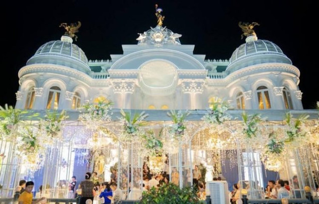 Loạt lâu đài trăm tỷ của đại gia tỉnh lẻ - Hình 10 Loat lau dai tram ty cua dai gia tinh le-Hinh-10