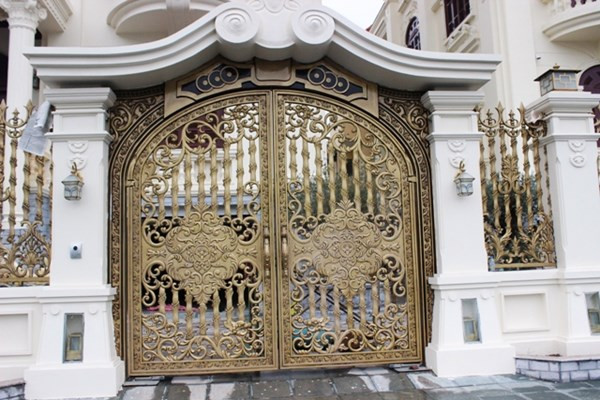 Loạt lâu đài trăm tỷ của đại gia tỉnh lẻ - Hình 6 Loat lau dai tram ty cua dai gia tinh le-Hinh-6