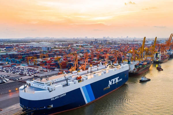 Một doanh nghiệp vận tải biển lỗ hàng chục tỷ đồng trong tháng 10 Mot doanh nghiep van tai bien lo hang chuc ty dong trong thang 10
