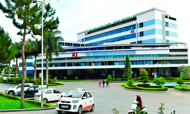 Bầu Đức rao bán 9,9 triệu cổ phiếu bệnh viện Hoàng Anh Gia Lai Bau Duc rao ban 9,9 trieu co phieu benh vien Hoang Anh Gia Lai