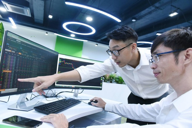 Chứng khoán ngày 12/4: Cổ phiếu nào được khuyến nghị? Chung khoan ngay 12/4: Co phieu nao duoc khuyen nghi?
