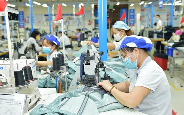 Ngành may mặc vẫn còn lắm khó khăn trong nửa đầu năm 2023 Nganh may mac van con lam kho khan trong nua dau nam 2023