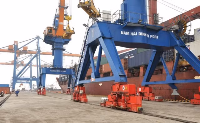 Gemadept muon ban toan bo gan 85% von Cang Nam Hai Dinh Vu